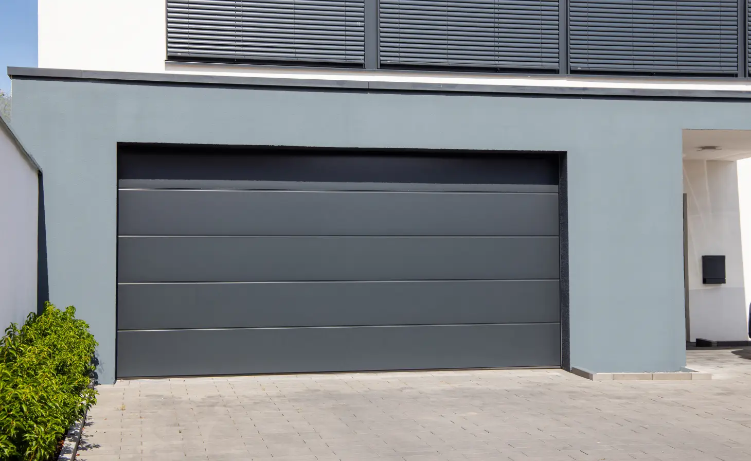 La porte de garage en aluminium offre la meilleure qualité