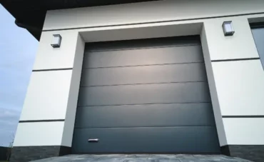 Porte de garage simple aux dimensions standards